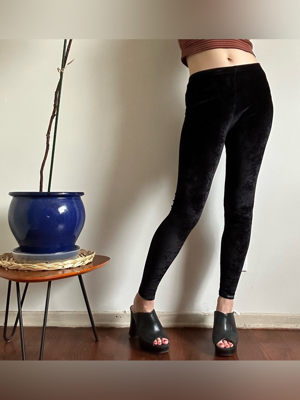 Vintage Anti-Flirt Crushed Velvet Leggings
